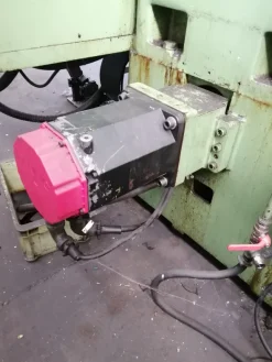 Centro di lavoro CNC Verticale Fresatrice Osaka Kiko