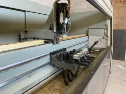 Centro di lavoro per profilati