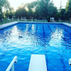 CENTRO SPORTIVO CON PISCINE