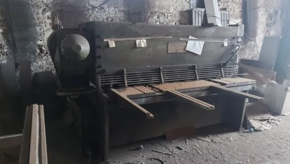 2#6553 Cesoia a ghigliottina Industrie Meccaniche CBC