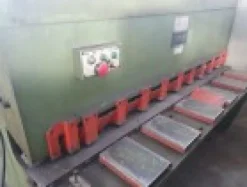 Cesoia idraulica OMAG 2000 mm X 4 mm CI 204