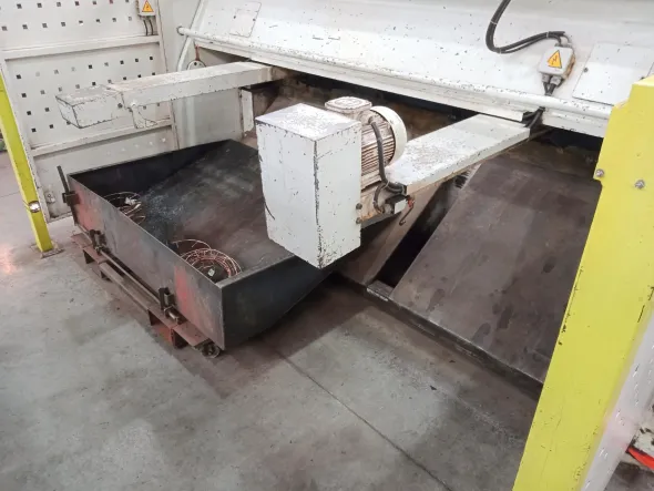 Cesoie a ghigliottina ERMAK HGS 2600 X 6