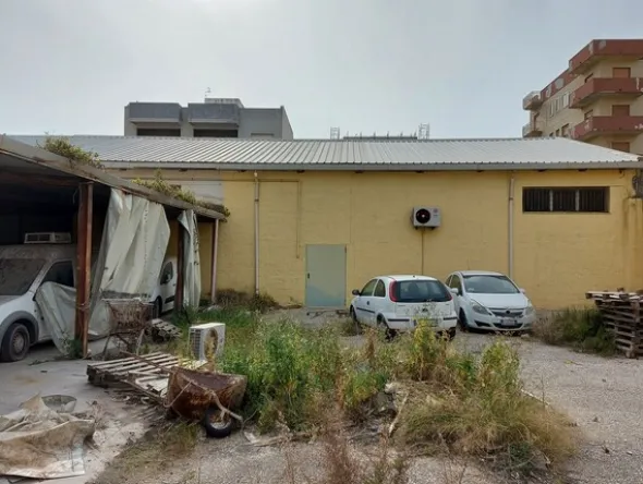 1#6885 Cessione compendio aziendale di società dedita a distribuzione farmaci