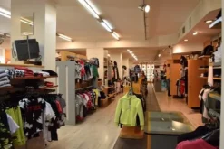 1#3698 Cessione di azienda dedita alla vendita di abbigliamento sportivo