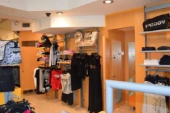 1#3698 Cessione di azienda dedita alla vendita di abbigliamento sportivo