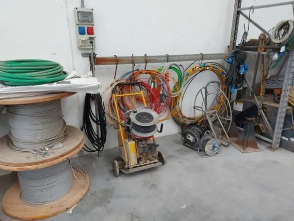 1#8009 Cessione di azienda dedita specializzata in impianti elettrici