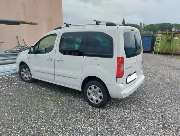 1#8009 Cessione di azienda dedita specializzata in impianti elettrici