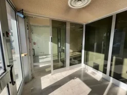 #15114 Cinque locali per ex istituto di credito