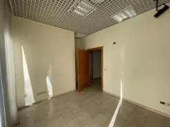 #15114 Cinque locali per ex istituto di credito