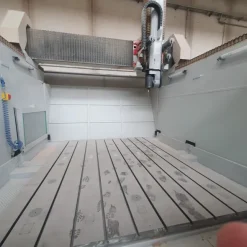 CNC SYSTEM ROBOT 5 ASSI IN CONTINUO