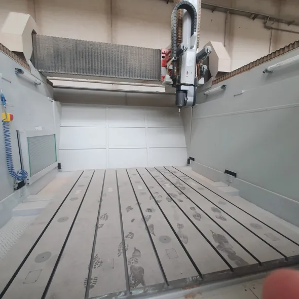 CNC SYSTEM ROBOT 5 ASSI IN CONTINUO