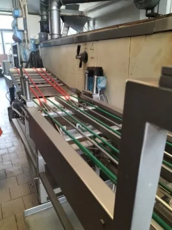 Colatrice automatica per impasto bi-colore