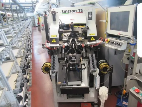 1#5971 Compendio beni mobili per produzione di calzature