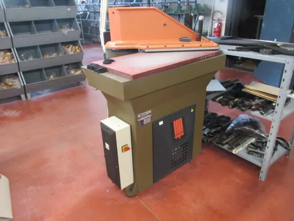 1#5971 Compendio beni mobili per produzione di calzature