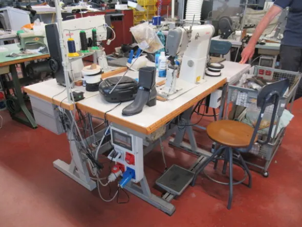 1#5971 Compendio beni mobili per produzione di calzature