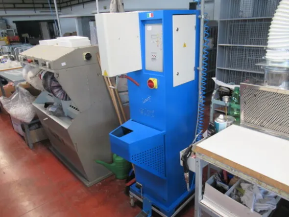 1#5971 Compendio beni mobili per produzione di calzature
