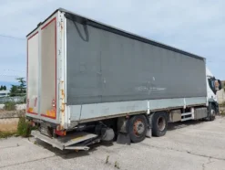1#8496 Compendio mobiliare per produzione elementi radianti