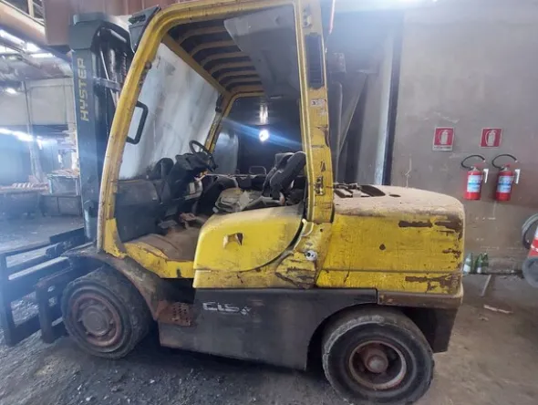 1#8496 Compendio mobiliare per produzione elementi radianti
