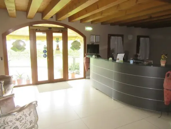 #7414 Complesso agrituristico con terreno agricolo