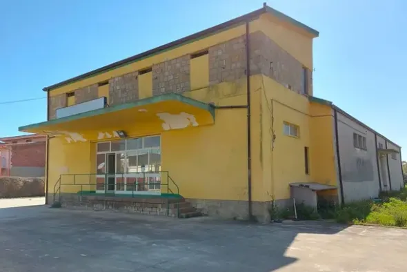 #19449 Complesso artigianale con cortile e pertinenze