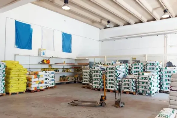 #19430 Complesso artigianale con cortile e pertinenze