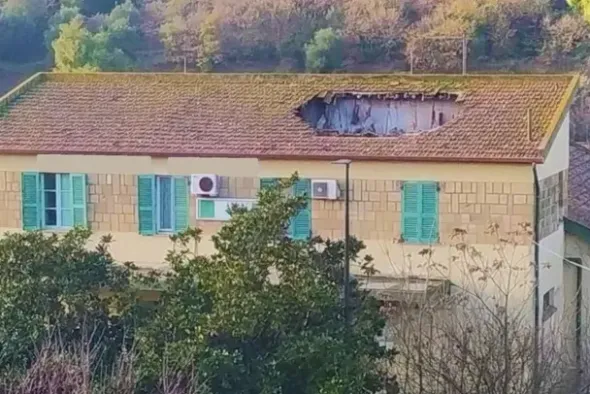 #19429 Complesso artigianale con cortile e pertinenze