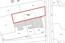 #21456 Complesso commerciale con cortile e pertinenze