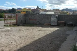 #21456 Complesso commerciale con cortile e pertinenze
