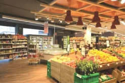 #14497 Complesso commerciale e ampio parcheggio