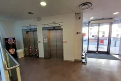 #14497 Complesso commerciale e ampio parcheggio