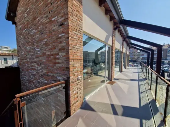 #26265 Complesso Commerciale e Residenziale nel Cuore di Cervia