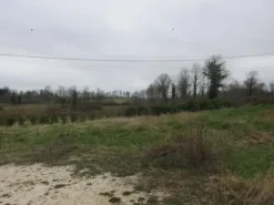#13727 Complesso con villini in costruzione e terreni
