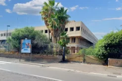 #21222 Complesso edilizio a destinazione commerciale