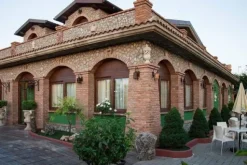 #15979 Complesso immobiliare ricettivo con abitazione ristorante piscina e sala ballo