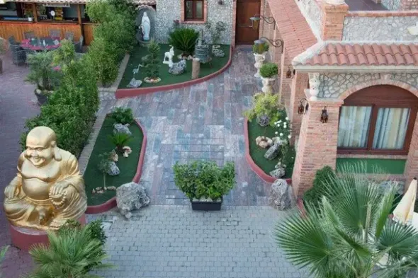 #15979 Complesso immobiliare ricettivo con abitazione ristorante piscina e sala ballo
