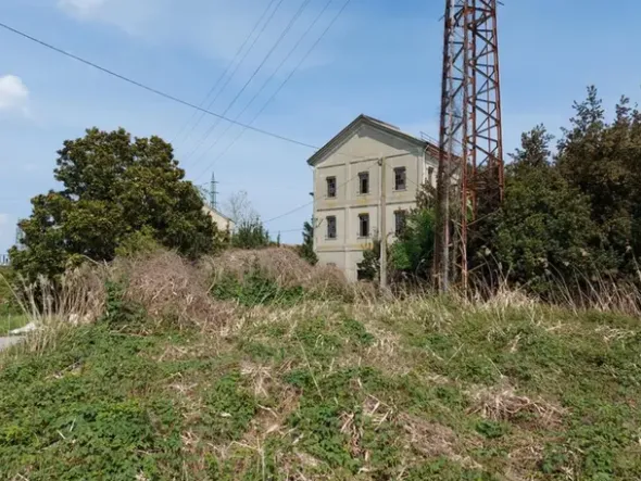 #12827 Complesso industriale da riqualificare