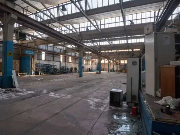 #24062 Complesso industriale in posizione strategica