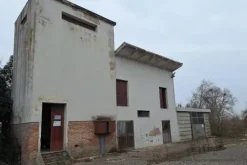 #25735 Complesso produttivo con capacità edificatoria residua