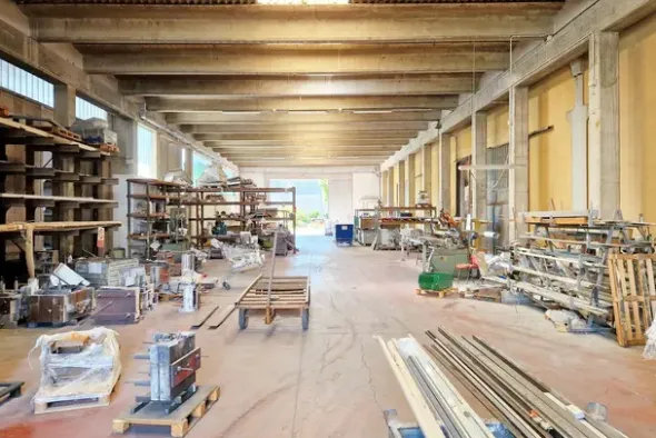 #20883 Complesso produttivo con capacità edificatoria residua