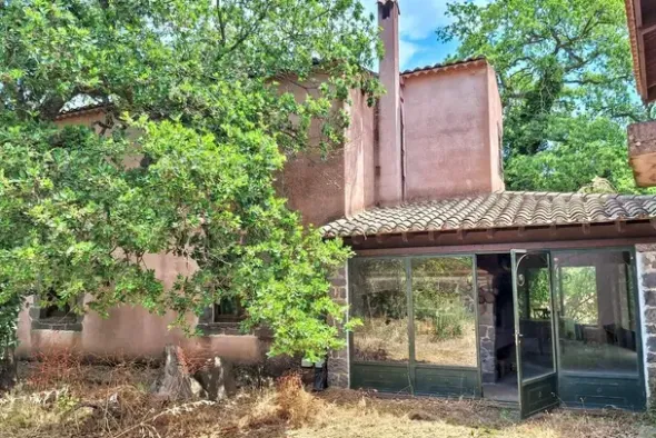 #2535007 Complesso ricettivo con piscina e maneggio