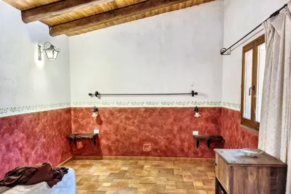 #2535007 Complesso ricettivo con piscina e maneggio