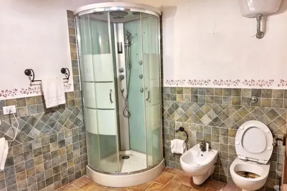 #2535007 Complesso ricettivo con piscina e maneggio