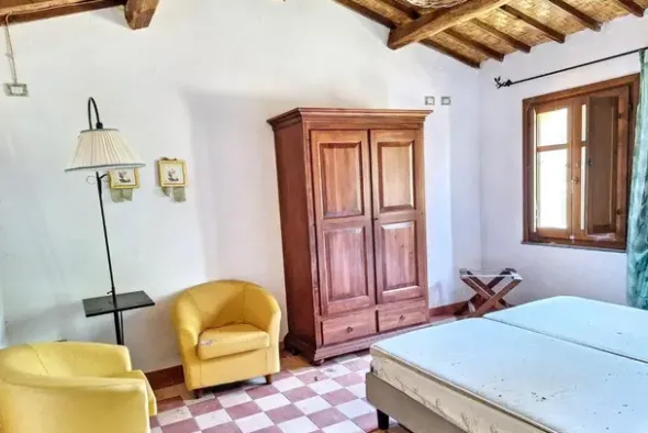 #2535007 Complesso ricettivo con piscina e maneggio