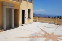 #19044 Complesso turistico con terreno agricolo