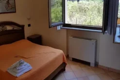 #19044 Complesso turistico con terreno agricolo