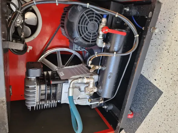 compressore silenziato 3 hp con serbatorio 100 lt