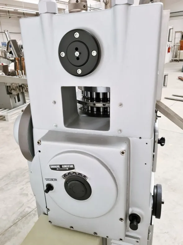 COMPRIMITRICE ROTATIVA RONCHI–AR 18/23(PH-PR-COM-38)