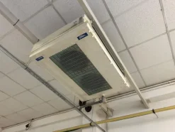 66#8671 condizionamento ambiente Lampade insetti e boiler elettrico