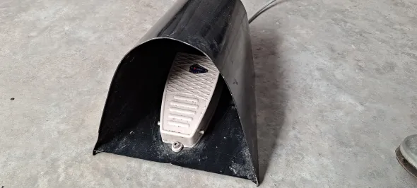 CONFEZIONATRICE SEMIAUTOMATICA ANGOLARE CON TUNNEL