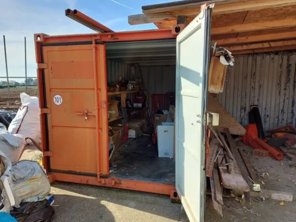 30#5641 Container ed attrezzatura edile
